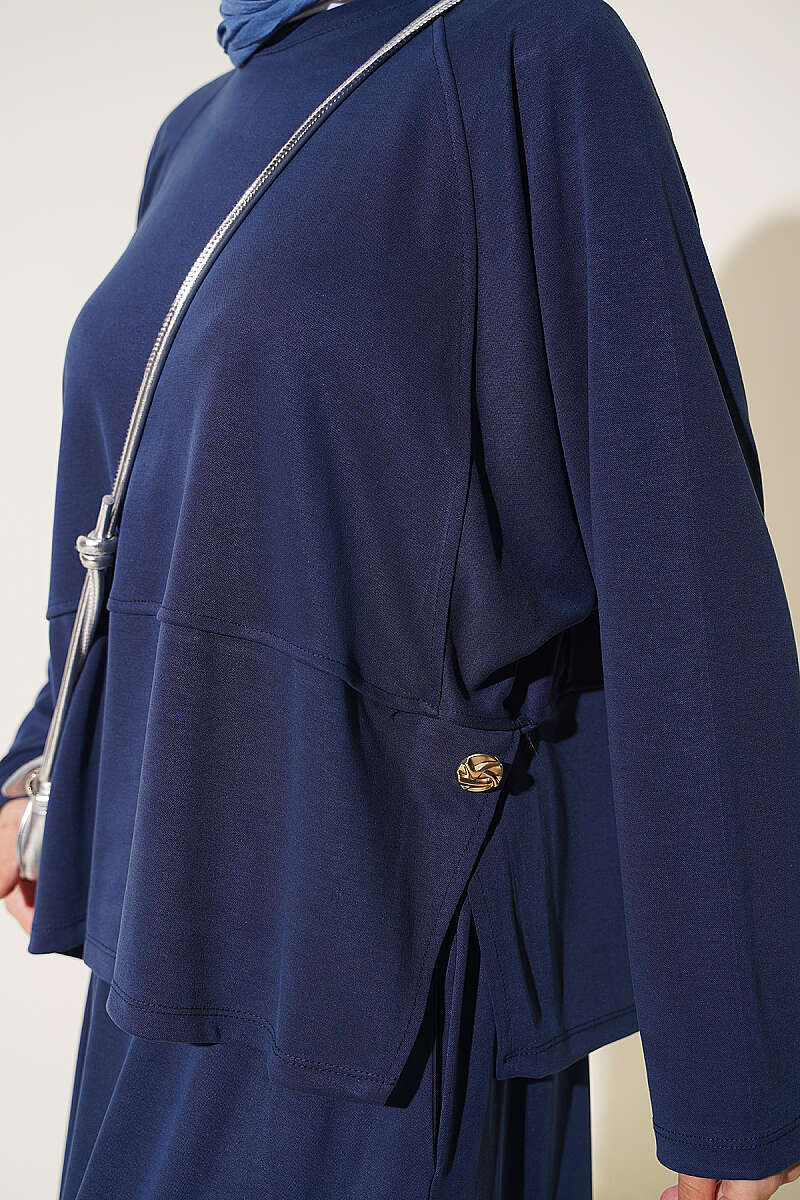 https://www.pazarium.com.tr/yanlari-dugme-detayli-etekli-ikili-takim-lacivert-830947-20-B.jpg