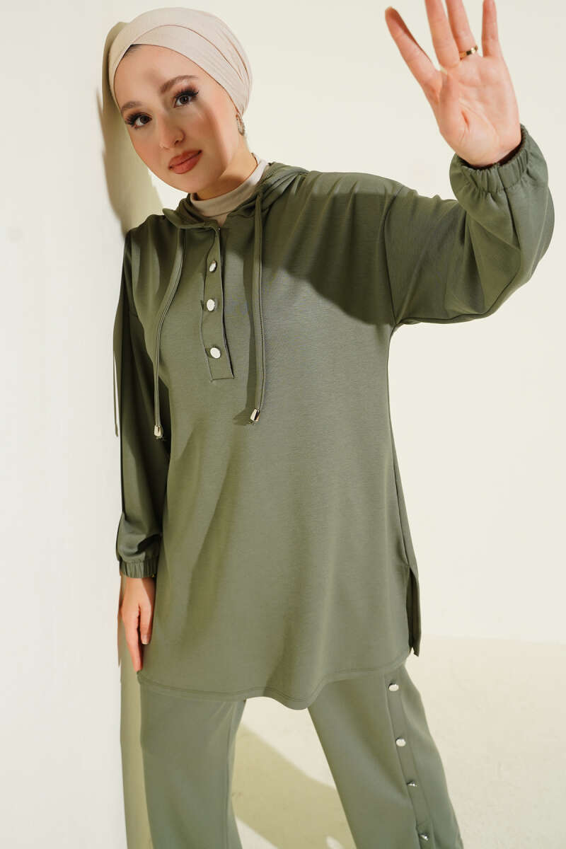 Yanları Metal Düğmeli Kapşonlu İkili Takım
