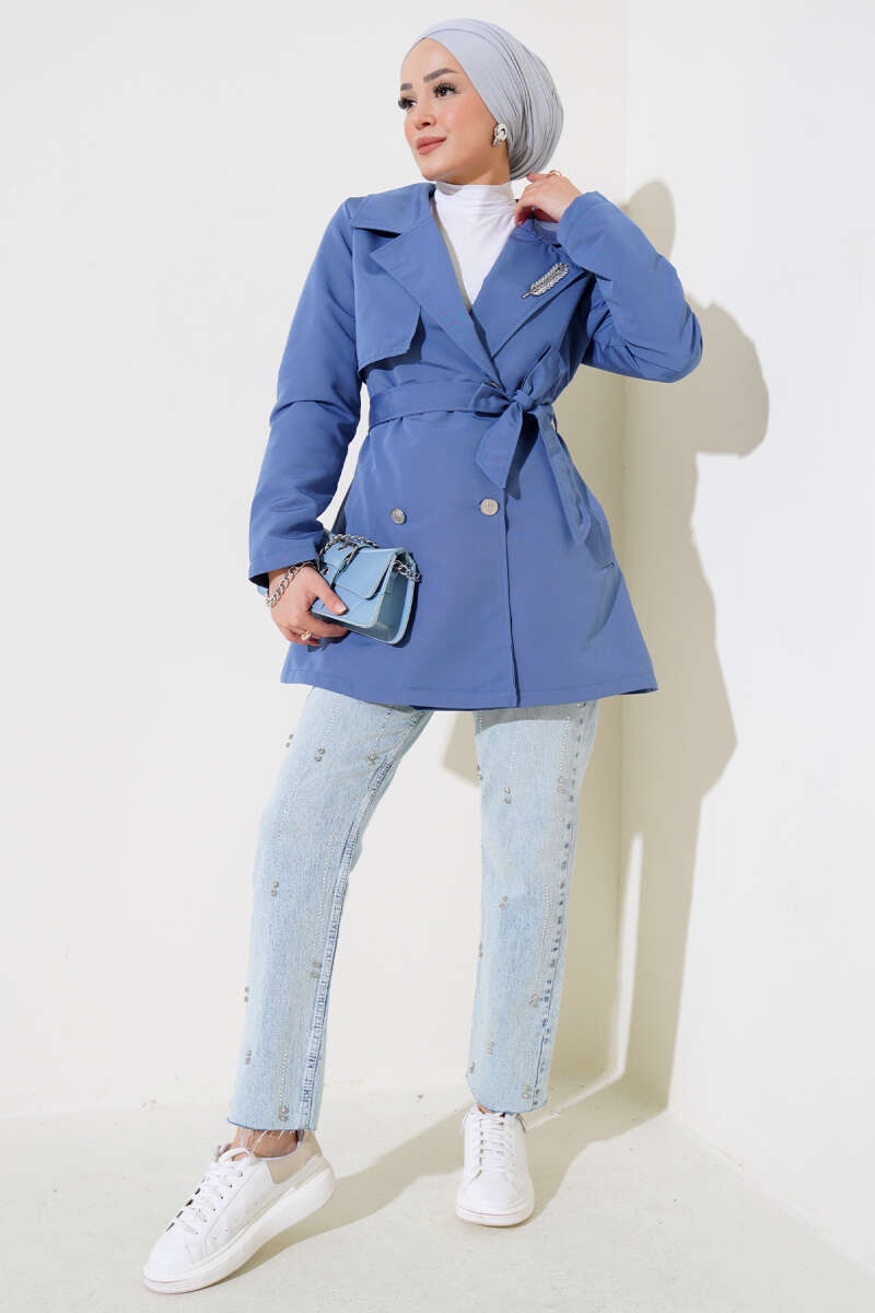 https://cdn.pazarium.com.tr/yaprak-tasli-pelerinli-trenckot-indigo-559626-13-B.jpg