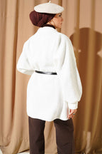 https://cdn.pazarium.com.tr/yarasa-kol-kemerli-buklet-ceket-beyaz-694735-16-B.jpg