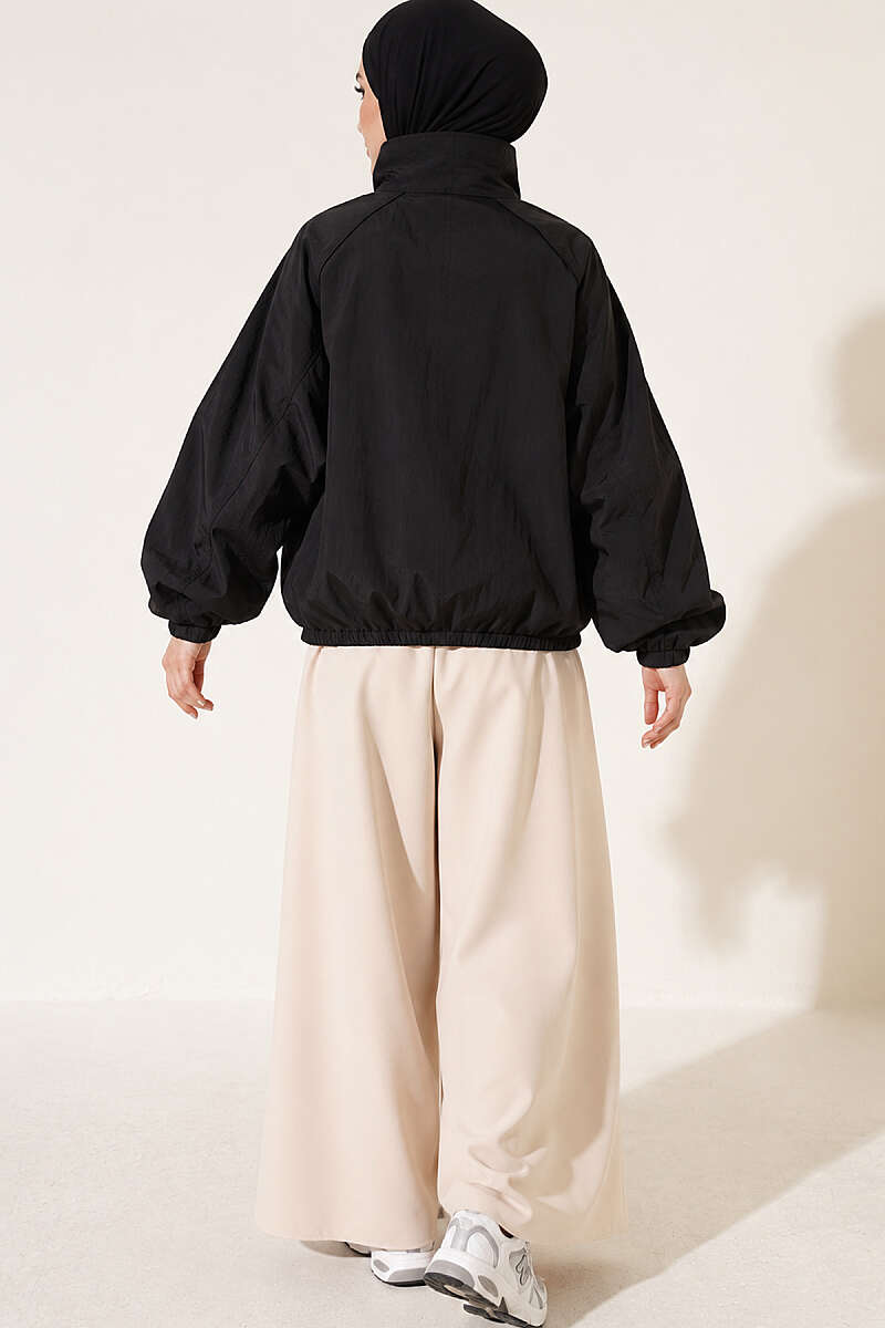 https://cdn.pazarium.com.tr/yarasa-kollu-oversize-ceket-siyah-842359-20-B.jpg