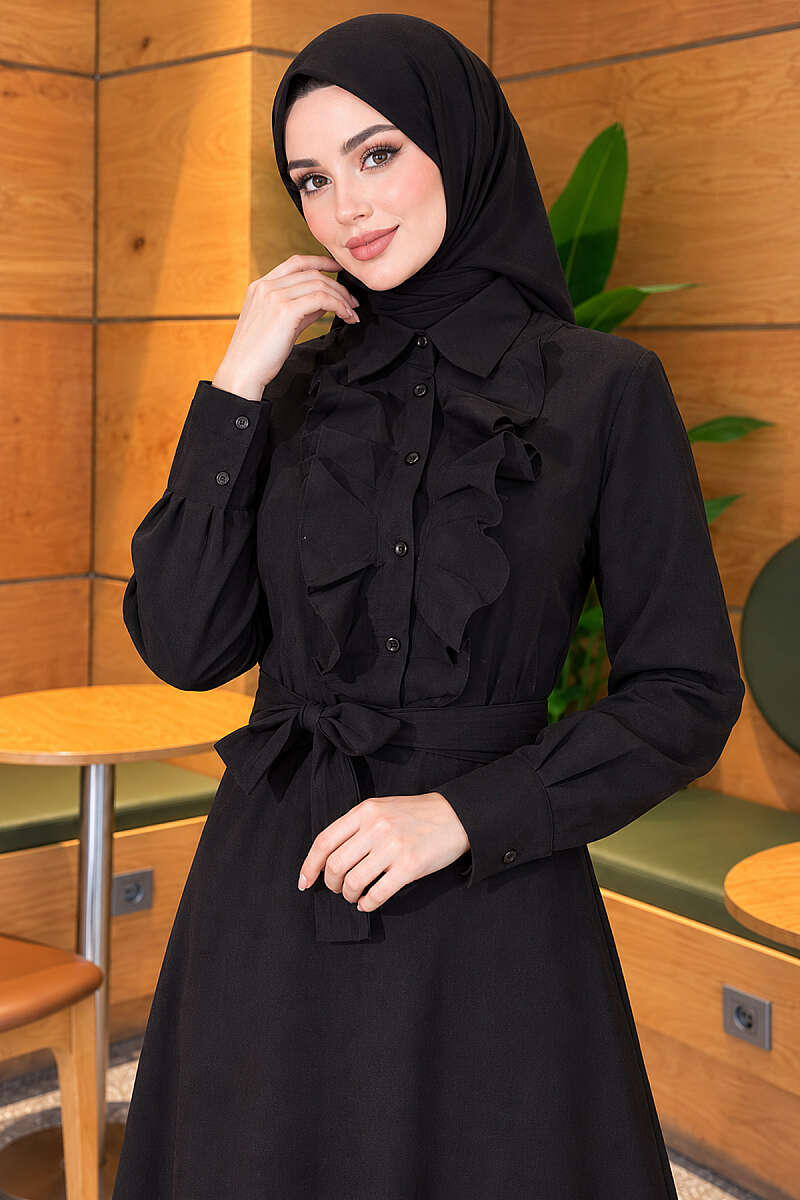 https://cdn.pazarium.com.tr/yarim-dugmeli-onu-firfirli-elbise-siyah-834790-18-B.jpg