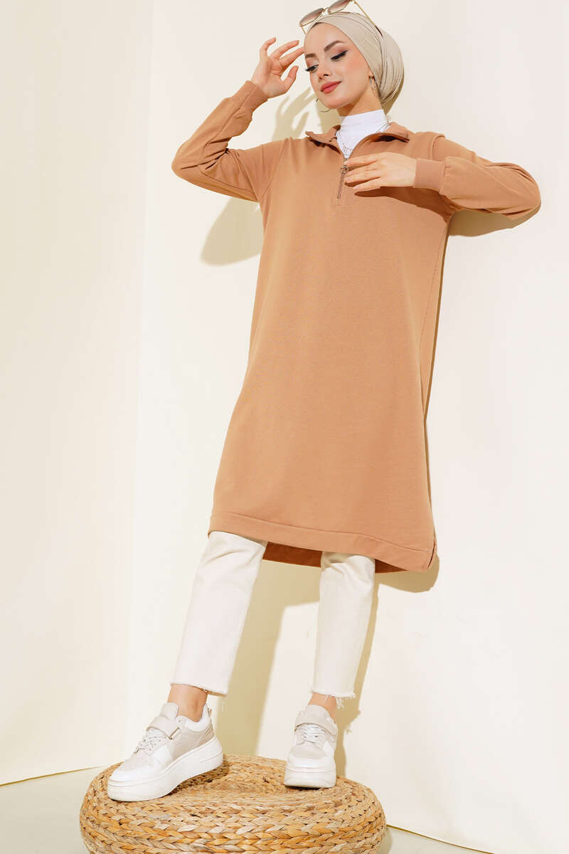 https://cdn.pazarium.com.tr/yarim-fermuarli-basic-uzun-tunik-camel-469773-10-B.jpg