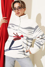 https://cdn.pazarium.com.tr/yarim-fermuarli-polar-sweatshirt-ekru-822472-20-B.jpg