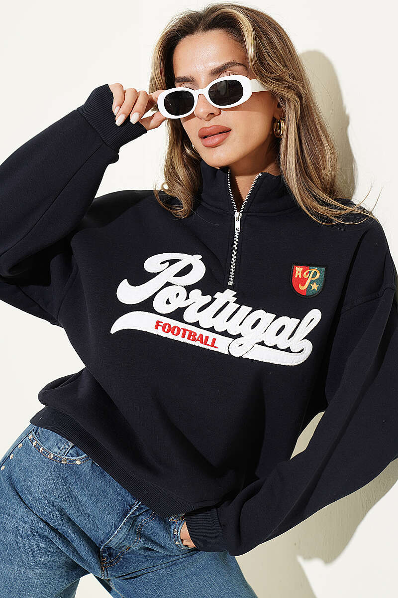 https://cdn.pazarium.com.tr/yarim-fermuarli-portugal-baskili-sweatshirt-lacivert-203874-822463-20-B.jpg