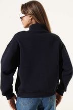 https://cdn.pazarium.com.tr/yarim-fermuarli-portugal-baskili-sweatshirt-lacivert-203874-822465-20-B.jpg