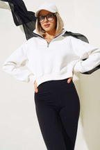 Yarım Fermuarlı Şardonlu Kısa Sweatshirt
