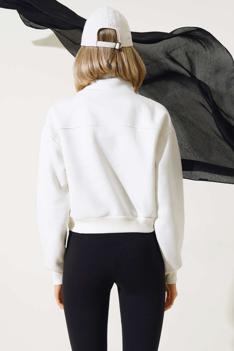 Yarım Fermuarlı Şardonlu Kısa Sweatshirt