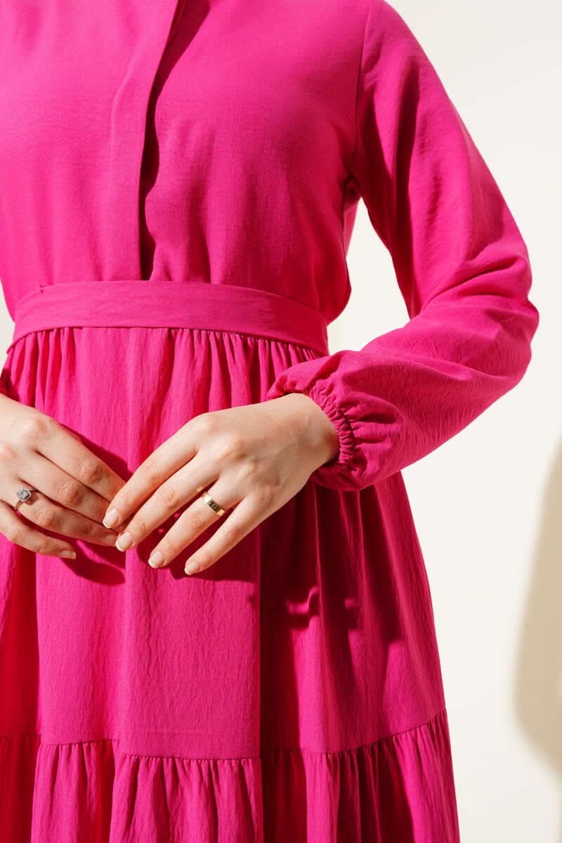 Yarım Gizli Düğmeli Kuşaklı Elbise Fuşya