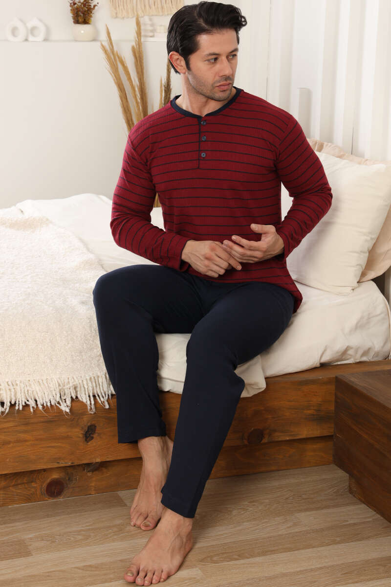 https://cdn.pazarium.com.tr/yatay-cizgili-dugme-detayli-erkek-pijama-takimi-bordo-702483-17-B.jpg