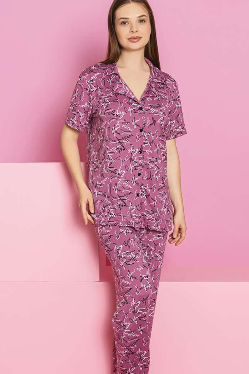 https://cdn.pazarium.com.tr/yazi-baskili-kisa-kol-dugmeli-pijama-takimi-menekse-612639-14-B.jpg