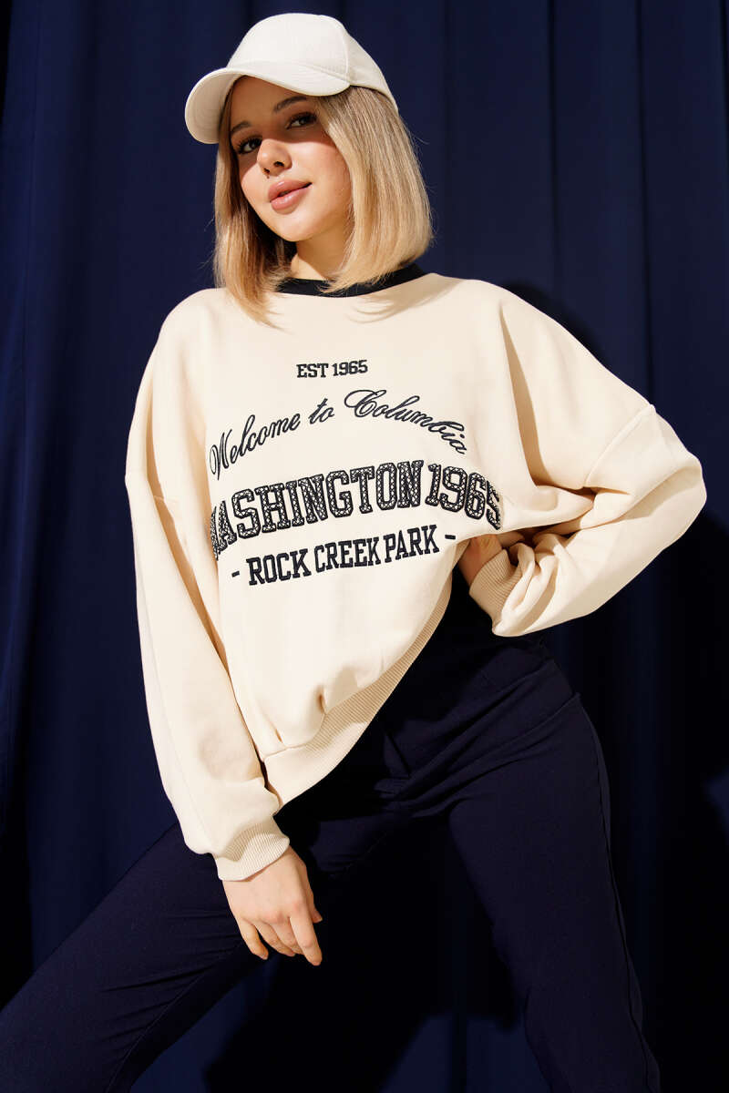 Oversized Sweatshirt with Lettering Embroidery