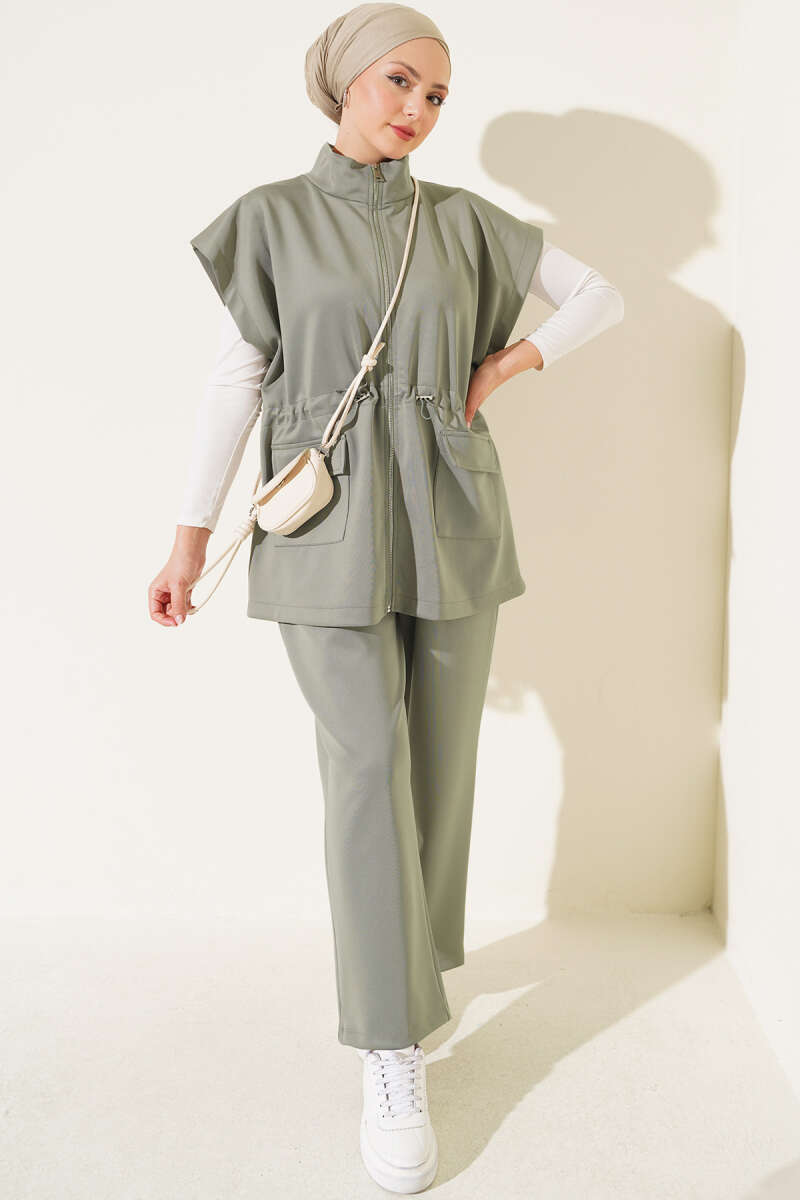 https://www.pazarium.com.tr/yelekli-bel-tunelli-scuba-takim-haki-831884-20-B.jpg