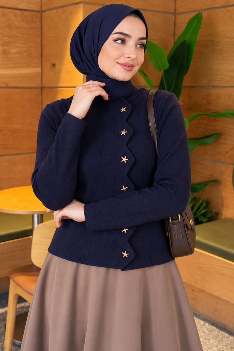 https://www.pazarium.com.tr/yildiz-dugmeli-triko-hirka-lacivert-830610-20-B.jpg
