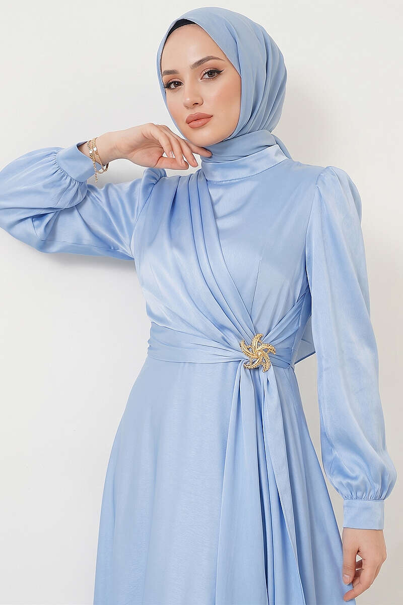https://cdn.pazarium.com.tr/yildiz-gold-toka-detayli-saten-abiye-elbise-bebe-mavi-765445-18-B.jpg