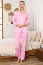 https://cdn.pazarium.com.tr/yildizli-kruvaze-yaka-pijama-takimi-pembe-724039-17-B.jpg