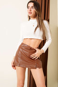 Yırtmaç Detaylı Deri Şort Etek