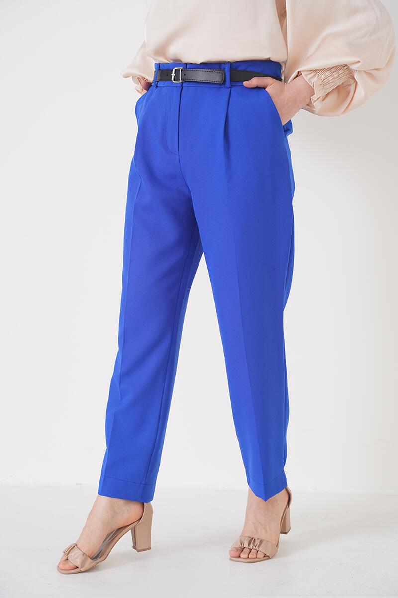 https://cdn.pazarium.com.tr/yirtmacli-kemerli-saks-pantolon-305000-68-B.jpg