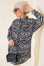 https://cdn.pazarium.com.tr/zebra-desen-oversize-gomlek-siyah-496980-11-B.jpg