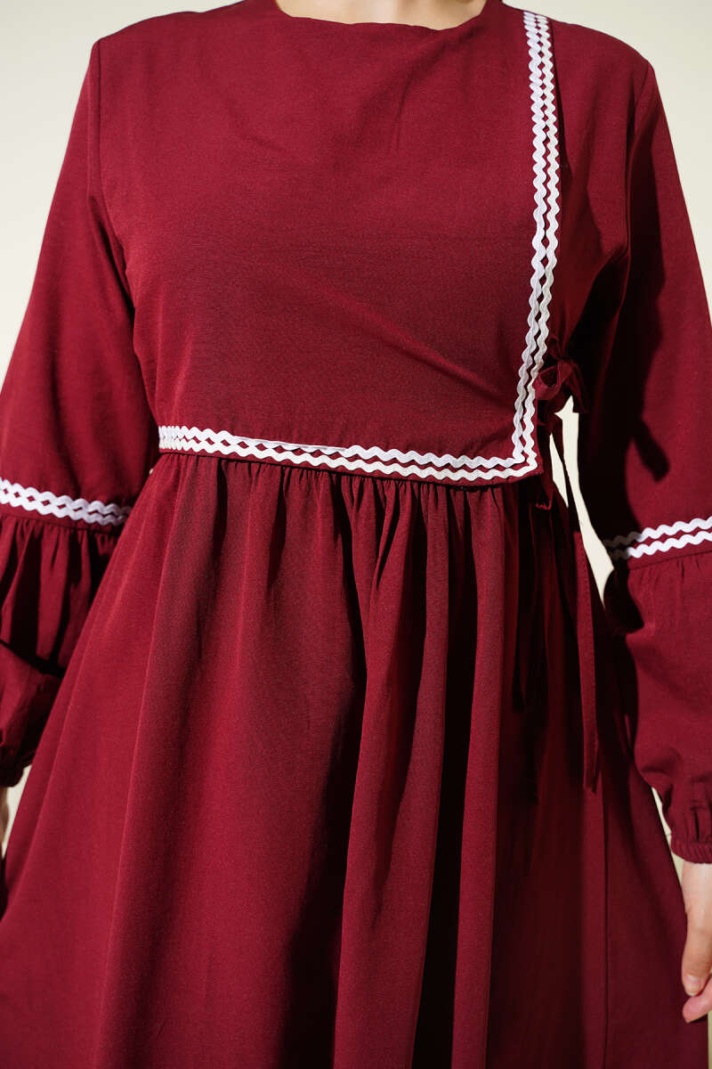 Zigzag Nakışlı Yan İpli Poplin Elbise