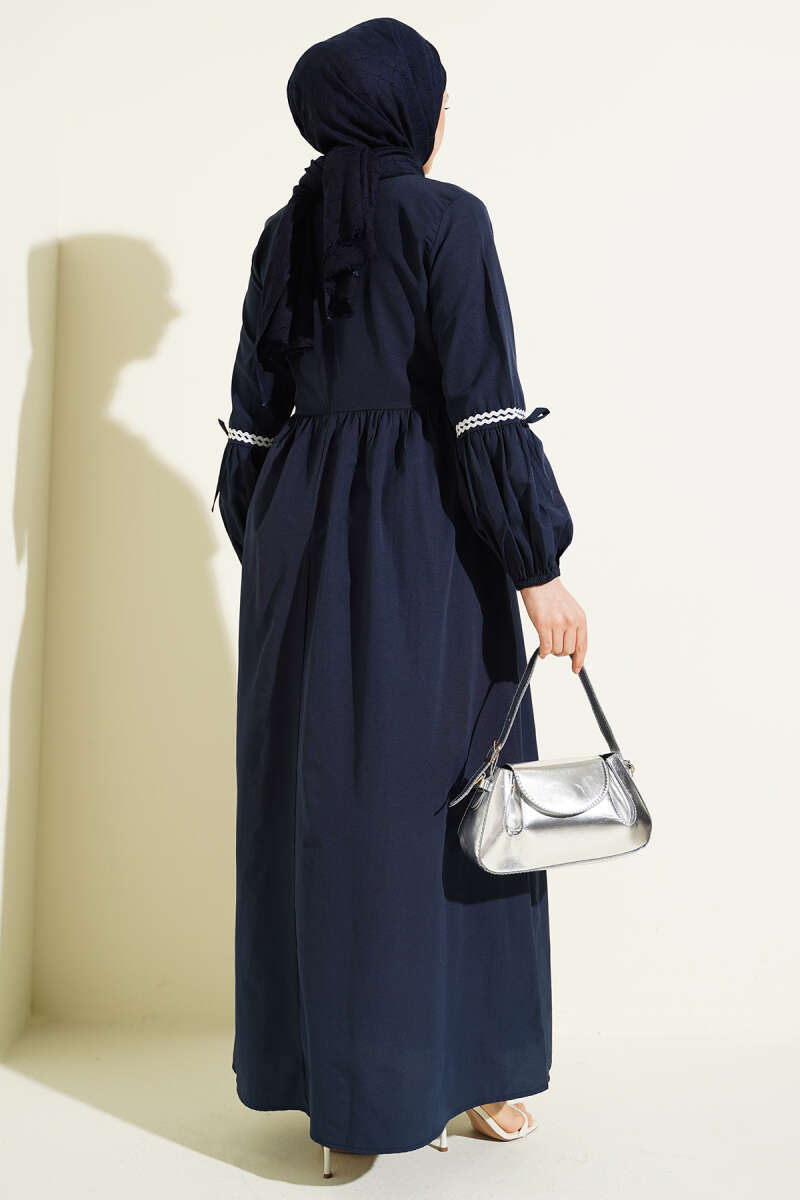Zigzag Nakışlı Yan İpli Poplin Elbise
