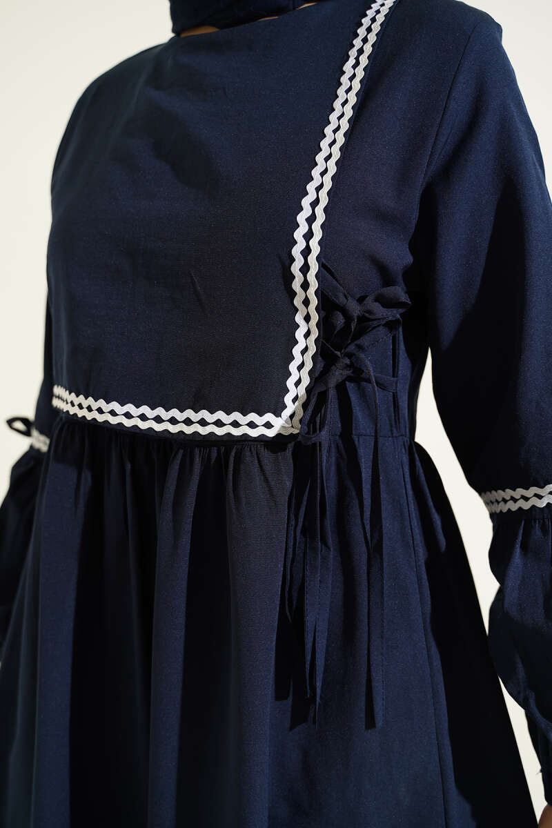 Zigzag Nakışlı Yan İpli Poplin Elbise Lacivert