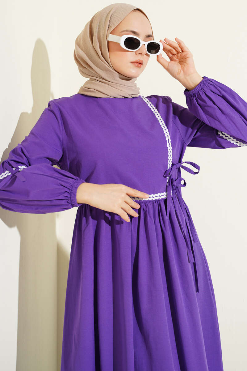 Zigzag Nakışlı Yan İpli Poplin Elbise