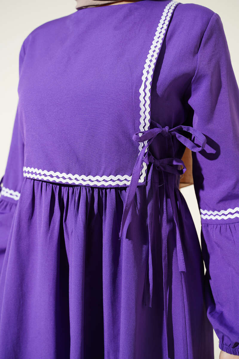 Zigzag Nakışlı Yan İpli Poplin Elbise