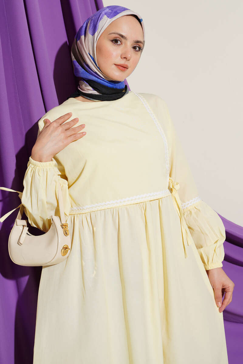 Zigzag Nakışlı Yan İpli Poplin Elbise Sarı