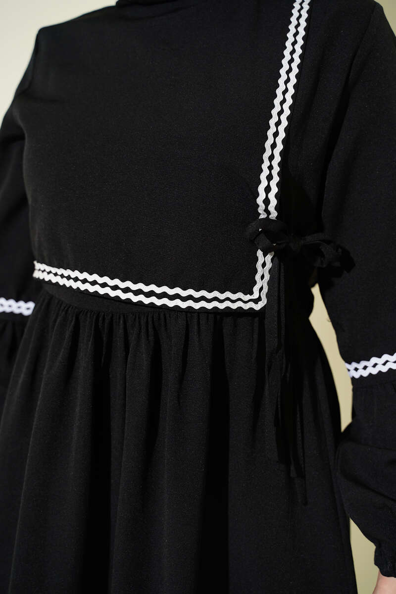 Zigzag Nakışlı Yan İpli Poplin Elbise